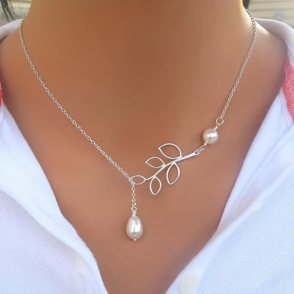 Pearl Pendant w/Leaves & Branch ~ Silver